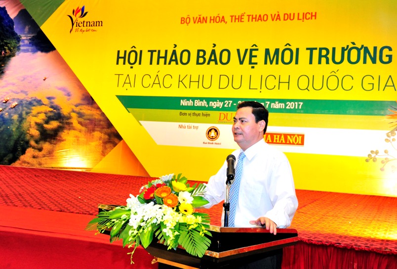 Officially opening the Trang An sightseeing kayaking service