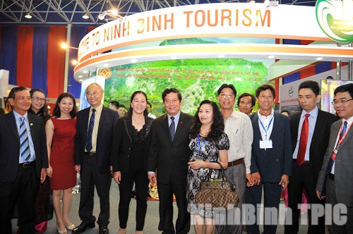 Promoting Ninh Binh tourism at World Travel Mart London 2019