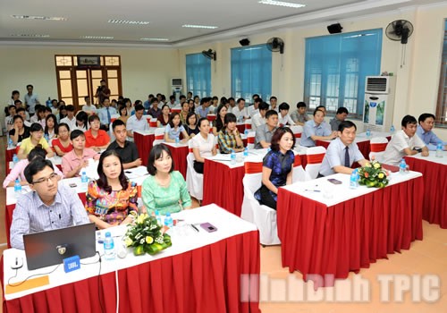 Coming to Ninh Binh to explore green tourist destinations