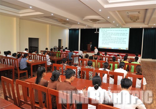 Improving knowledge of community tourism in Van Long and Thung Nham eco-tourism areas