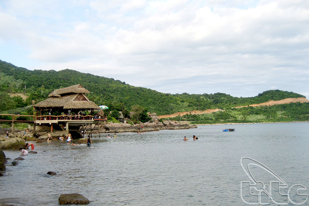 Da Nang strives to lure more tourists during unseasonal months