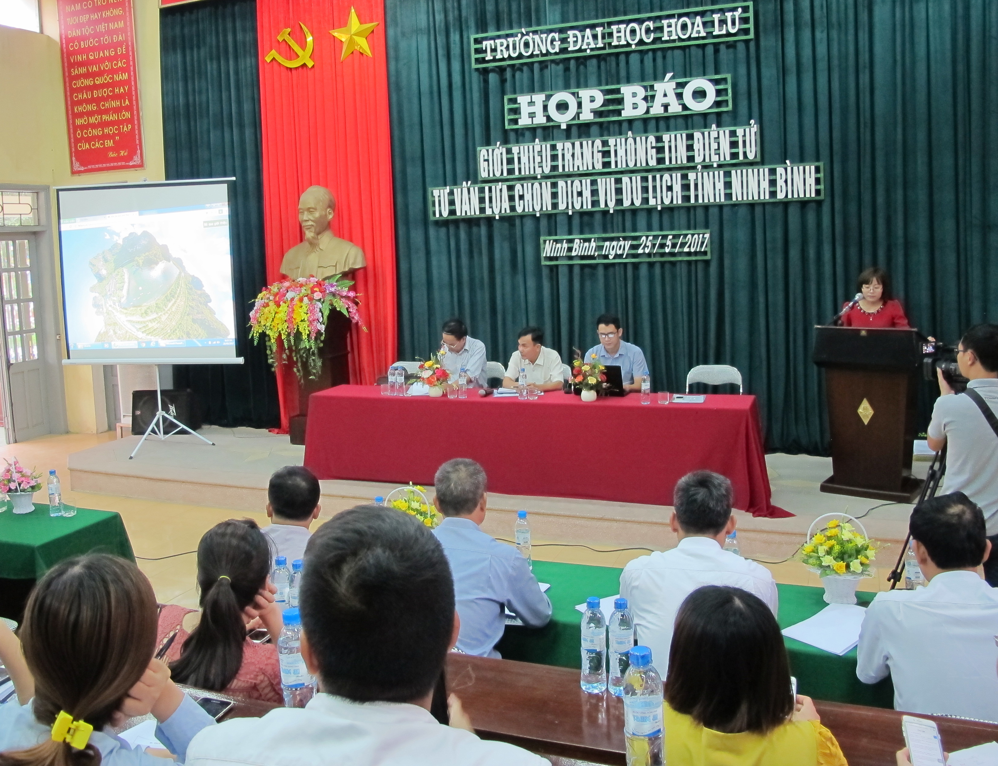 Press conference introducing website: 