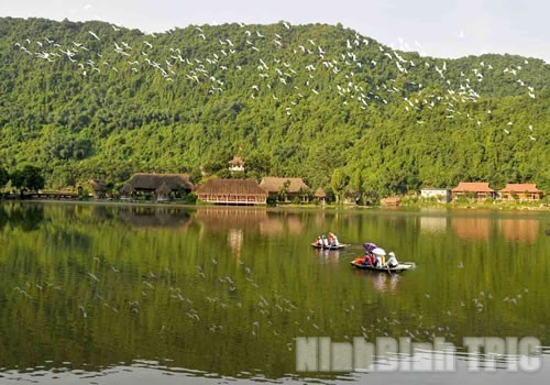 Thung Nham ecotourist site - a fairyland of Ninh Binh ancient capital 