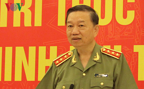 Promoting Ninh Binh Tourism at Hoa lu festival 2017