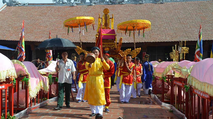 Tra Co Communal House Festival opens