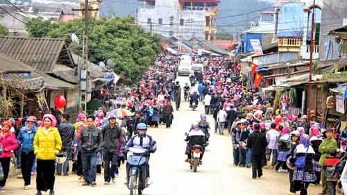 Mong ethnic people in Meo Vac celebrate New Year