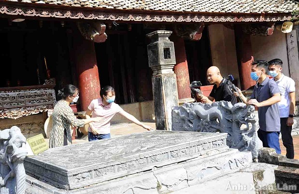 Discover Ninh Binh tourism through online connection