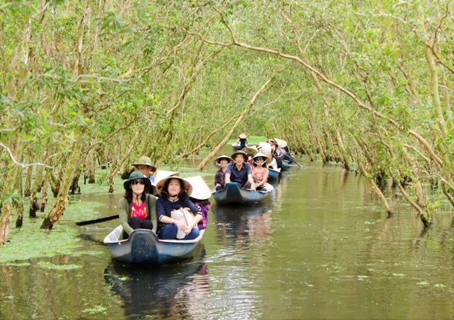 Viet Nam aims for more competitive tourism industry