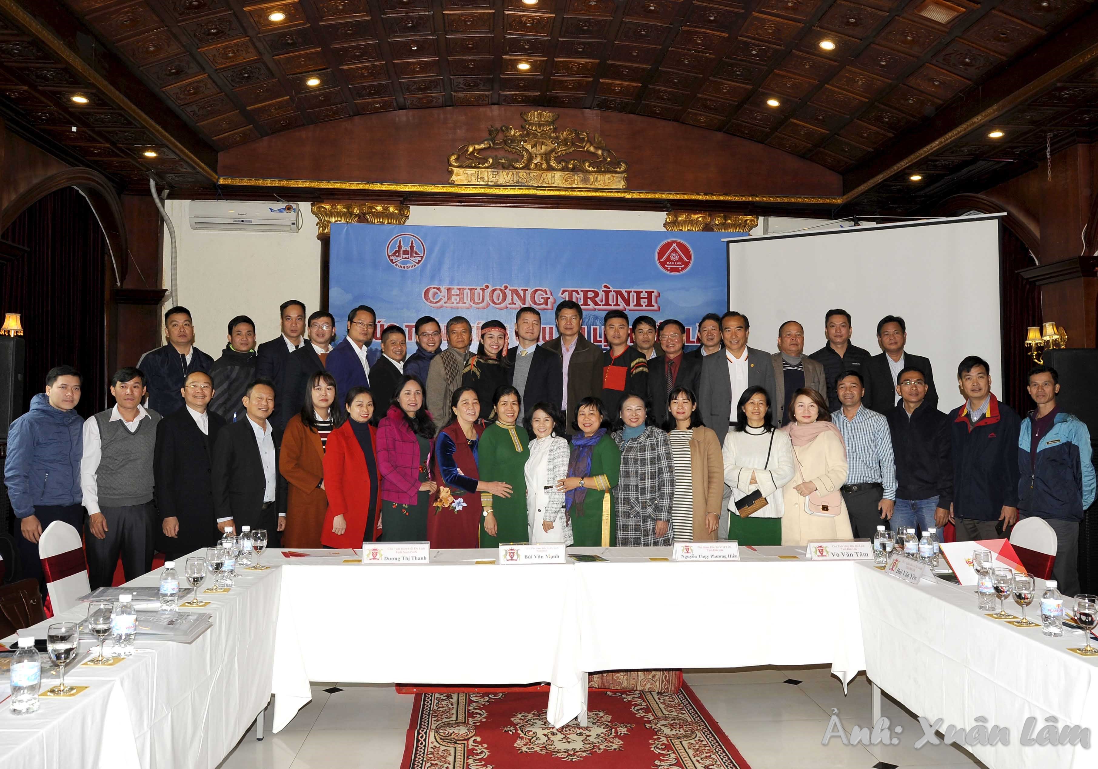 Délégation de famtrip de Dak Lak explore le tourisme de Ninh Binh