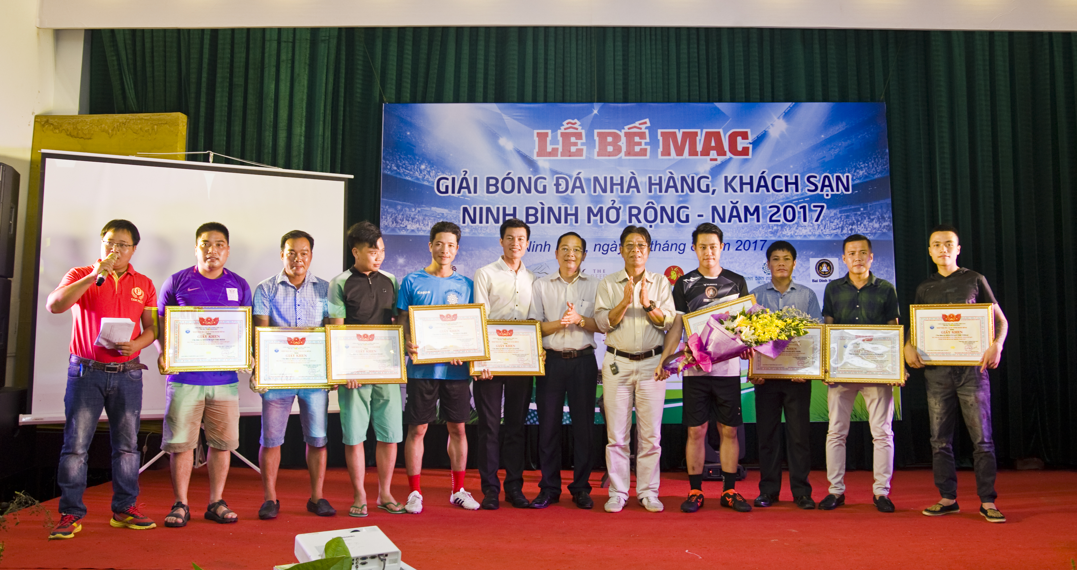 Trận Chung kết và lễ Bế mạc giải Bóng đá Nhà hàng, Khách sạn Ninh Bình mở rộng năm 2017