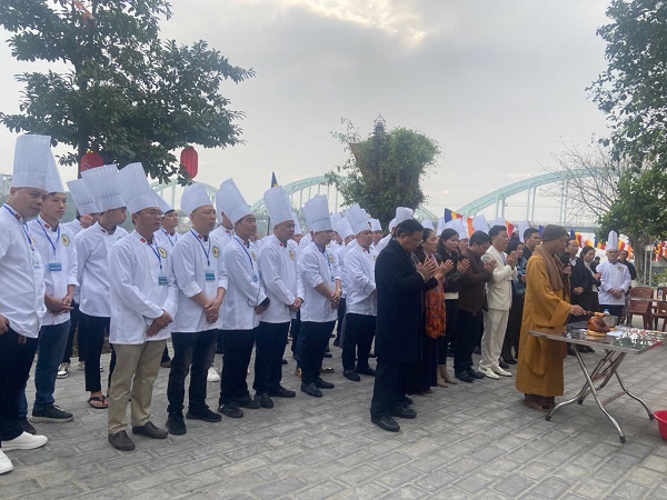 Chi hội Nhà hàng và Đầu bếp tỉnh Ninh Bình tổ chức Lễ tế tổ nghề bếp – Tri ân bếp lửa hồng