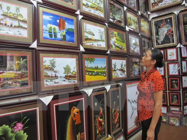 Cố đô Hoa Lư (Ninh Bình) giữ gìn và bảo tồn làng nghề thêu Văn Lâm